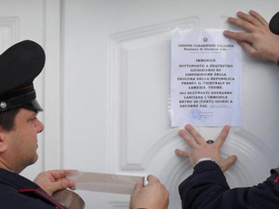 Beni confiscati. Lumia: darli ai senza tetto