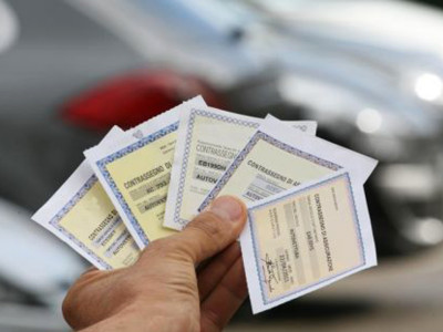 RcAuto, non è più obbligatorio esporre il contrassegno